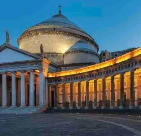 Oasi Di Piazza Plebiscito * Naples